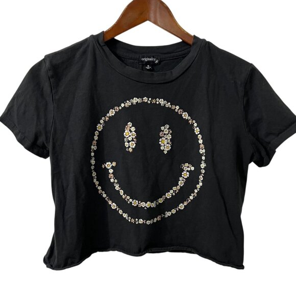 Originality Brand  Black Cropped T-Shirt With Daisy‎ Smiley Face Small - Picture 6 of 6